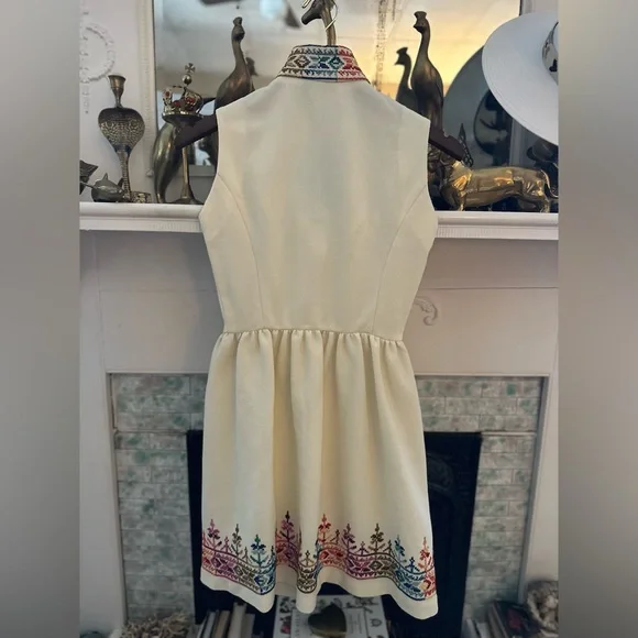 Vintage Mod Embroidered Dress - Picture 10 of 10